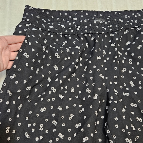 BOGO Free🦋 Lord & Taylor Floral Print Pull On Pants - Picture 4 of 16